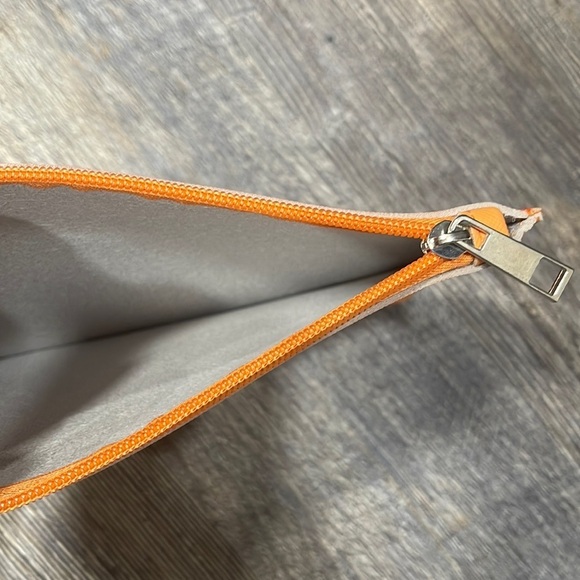 cosmetics bag - Picture 3 of 3